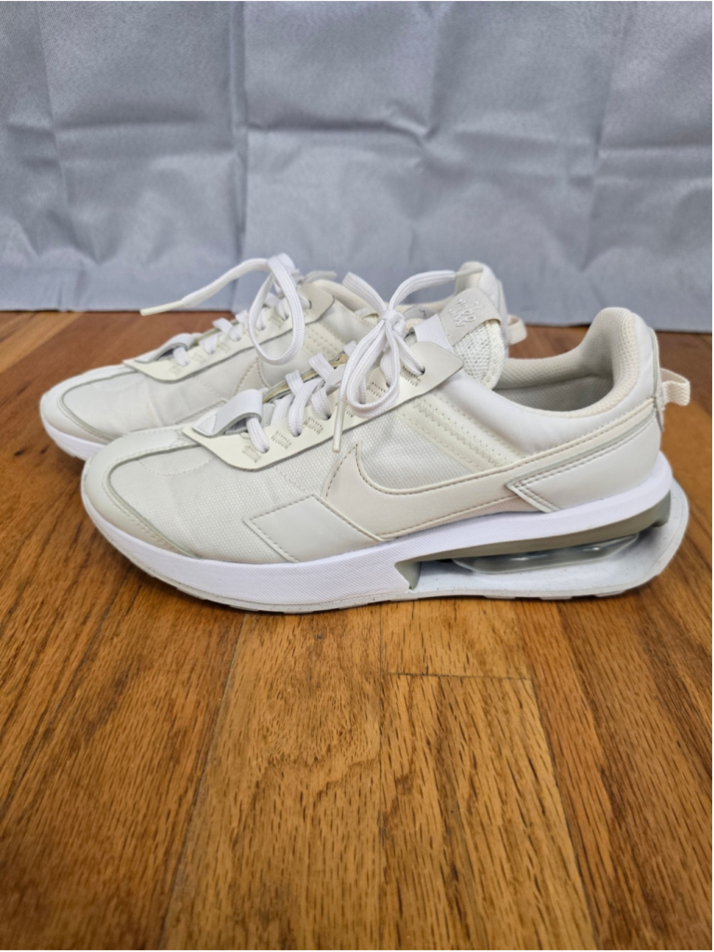 Women's Nike Air Max Sneakers White Grey Size 7.5